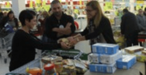 Többszáz kiló élelmiszert gyűjtöttünk Szegeden