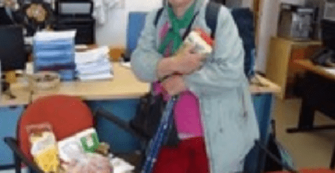 Élelmiszert osztunk rászorulóknak