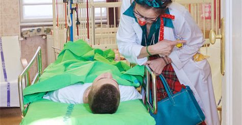 Bohócdoktorok a beteg gyerekek gyógyulásáért