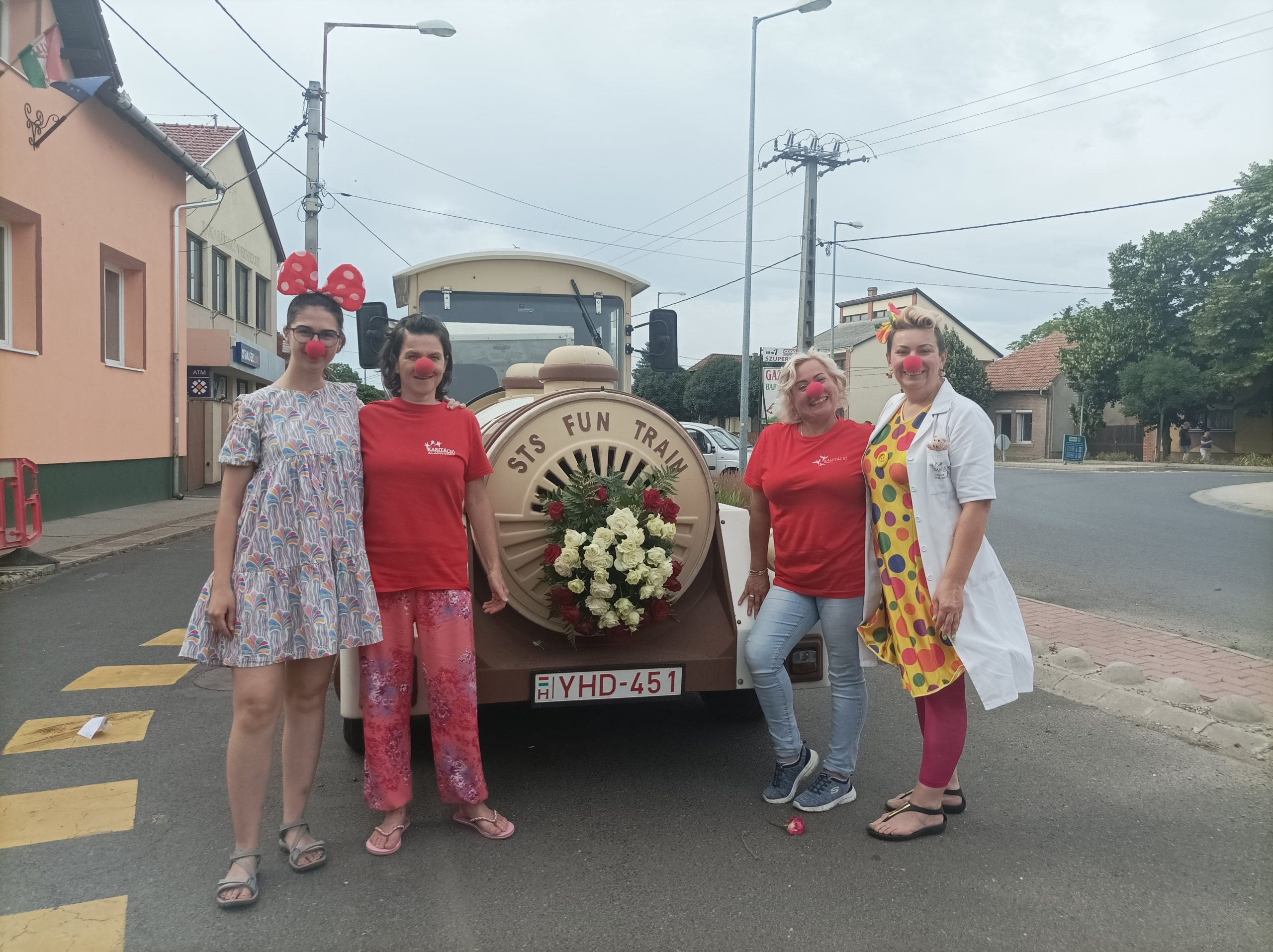 Virágdíszes Csucsu vonat és a bohócdoktorok
