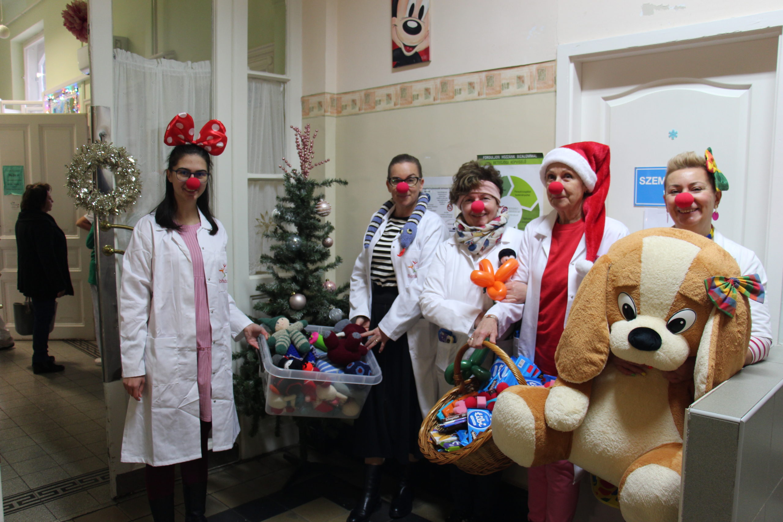 Mikulás vizit az Újszegedi gyermekklinikán